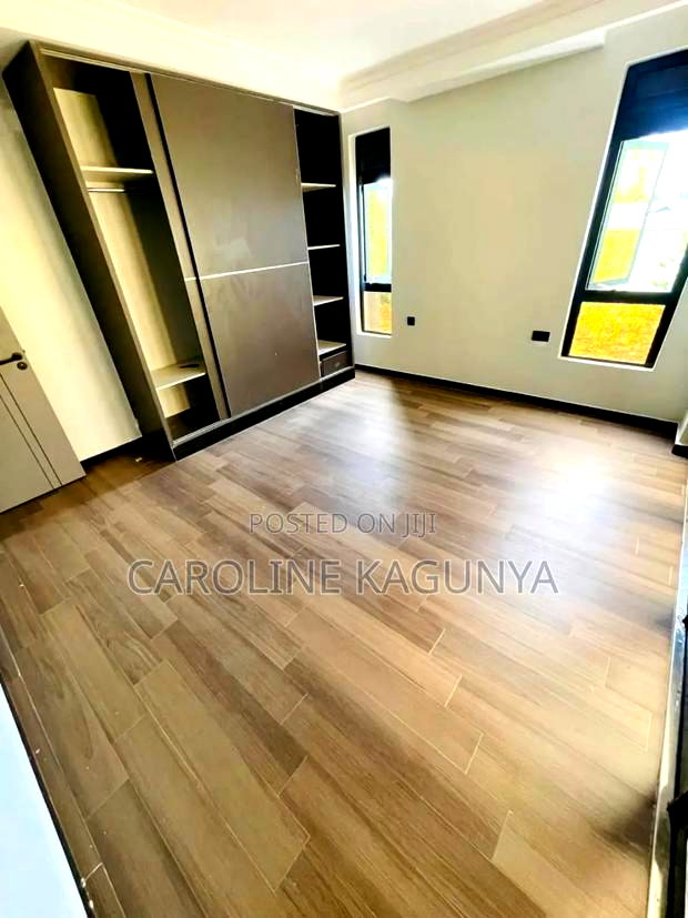 4bdrm Mansion in Mugutha, Kimbo for sale