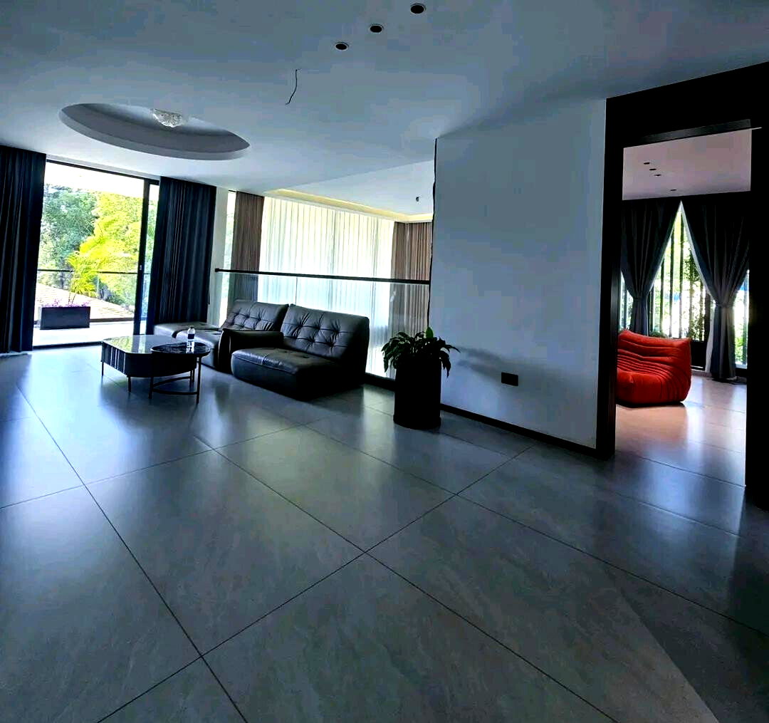 Smart 5BR Villa with Private Lift & Bullet-Proof Door - Lavington