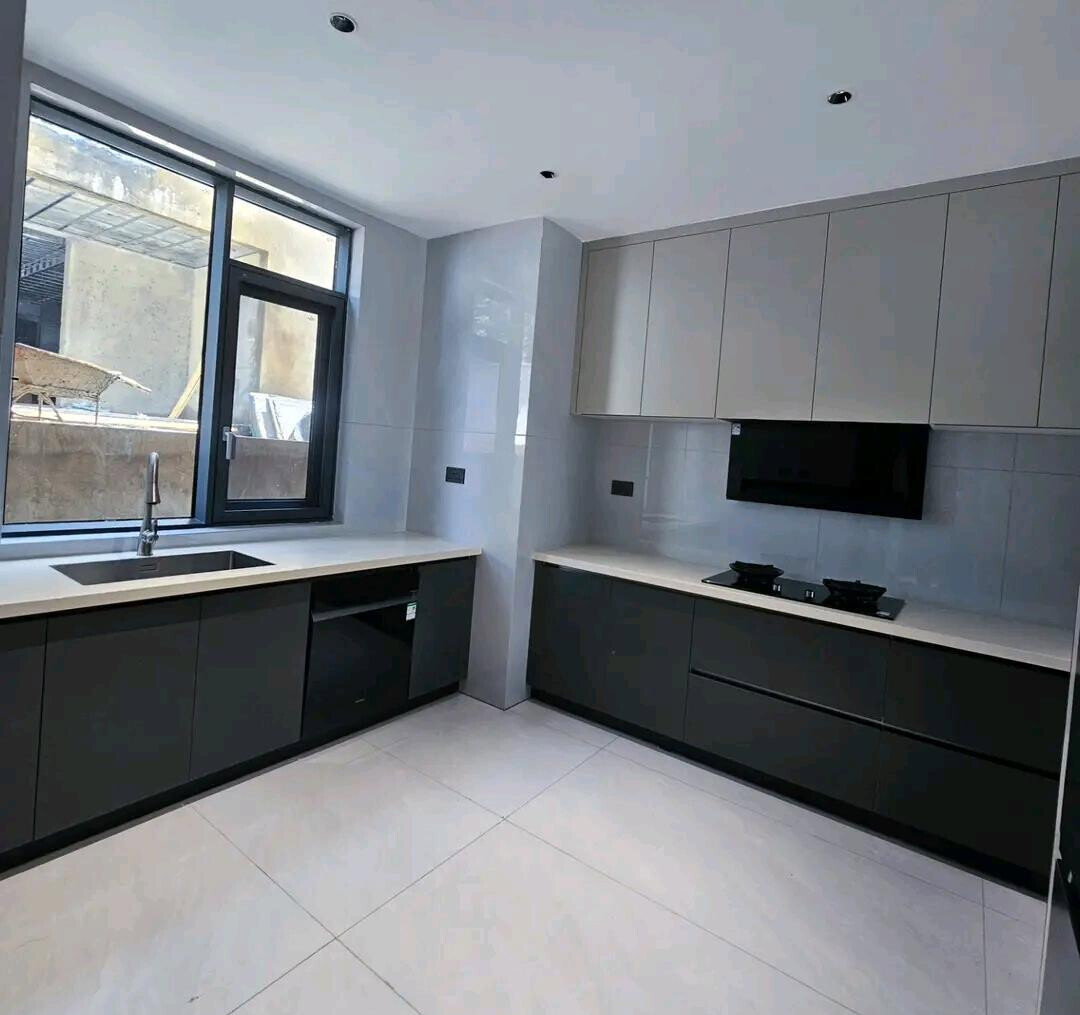Smart 5BR Villa with Private Lift & Bullet-Proof Door - Lavington