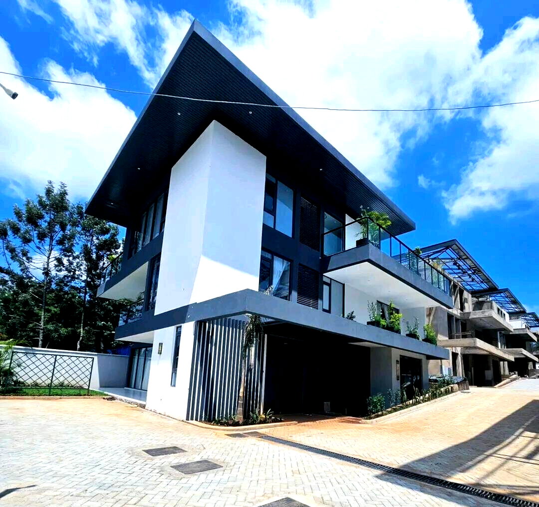 Smart 5BR Villa with Private Lift & Bullet-Proof Door - Lavington
