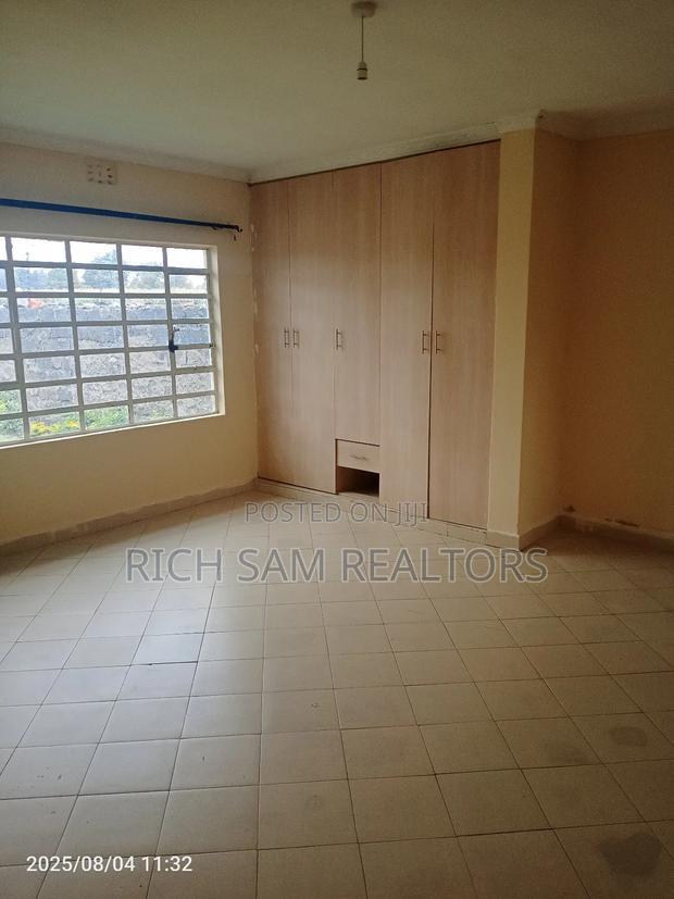 3bdrm Bungalow in Verovian, Menengai West for sale