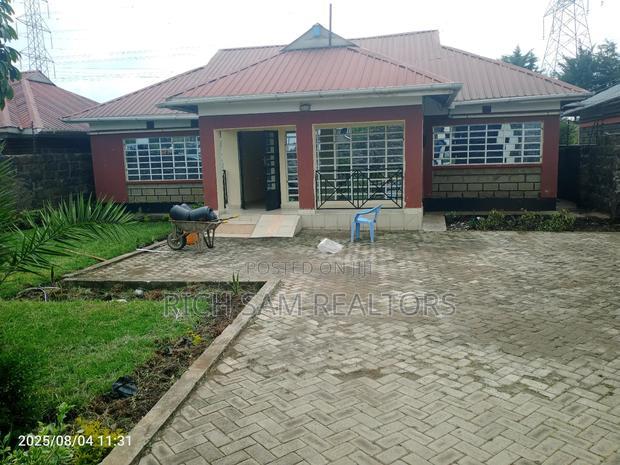 3bdrm Bungalow in Verovian, Menengai West for sale