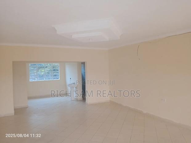 3bdrm Bungalow in Verovian, Menengai West for sale