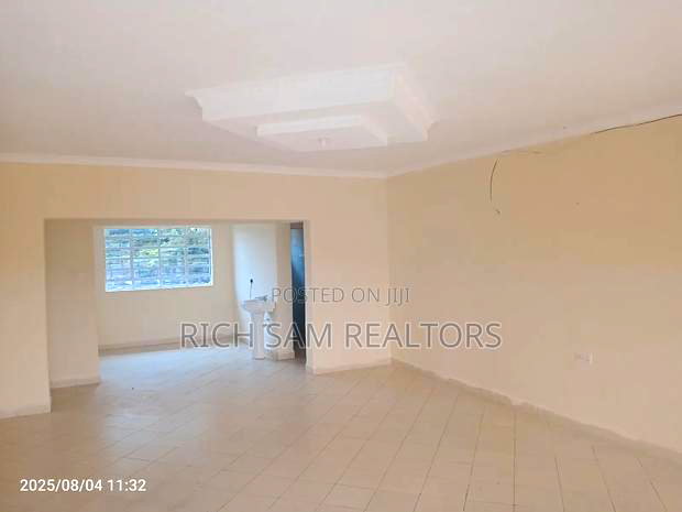 3bdrm Bungalow in Verovian, Menengai West for sale