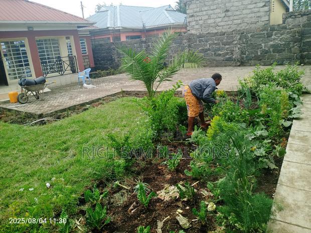 3bdrm Bungalow in Verovian, Menengai West for sale