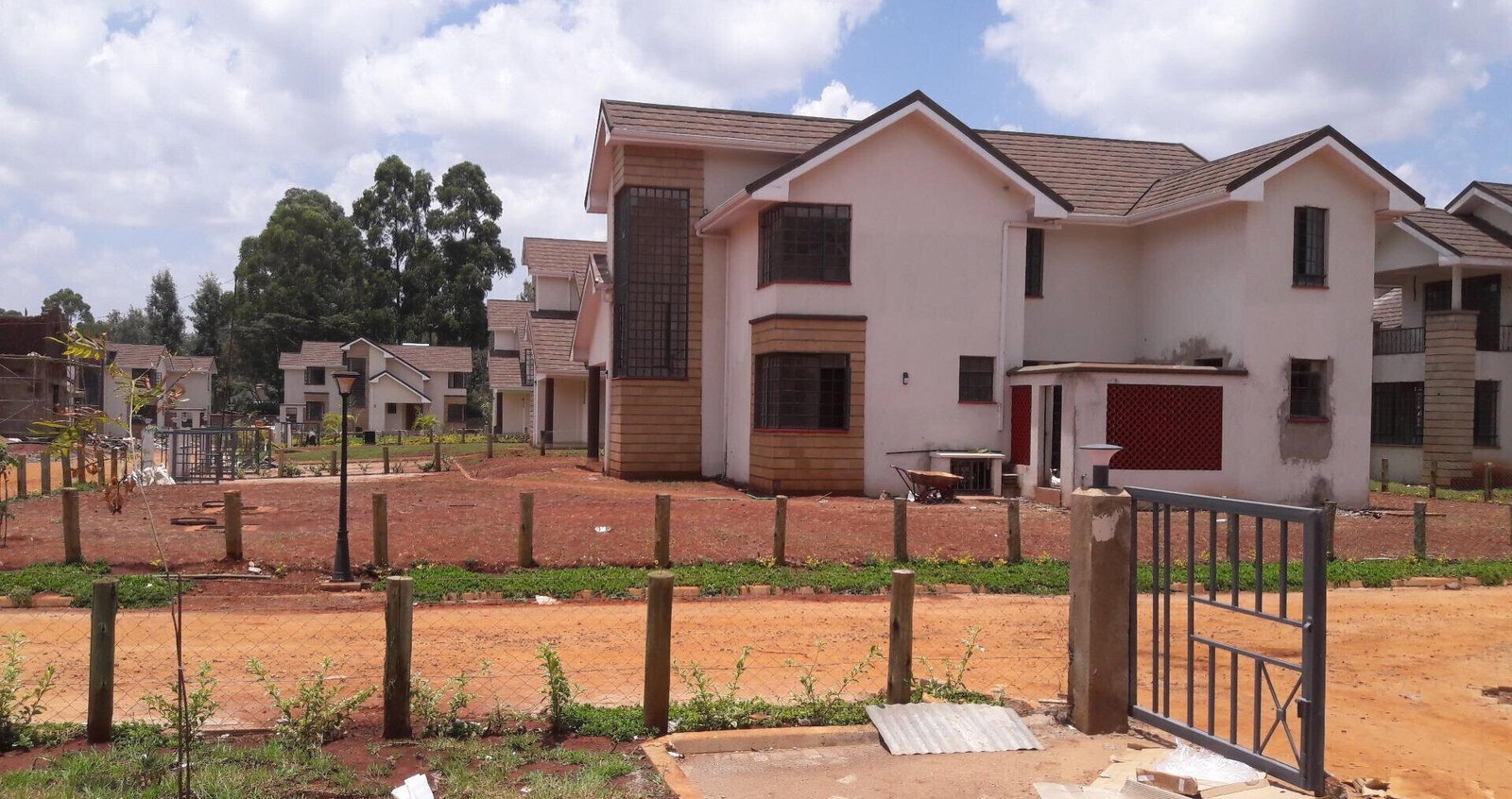4 En-Suite Townhouse with Study & Fireplace - Kitisuru