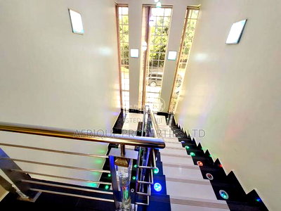 9bdrm Maisonette in Thome Estate for sale - Image 3