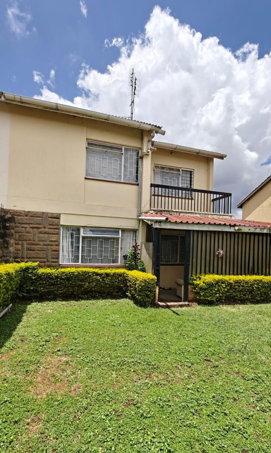 4BR Townhouse with DSQ & Mini-Lawn – Langata
