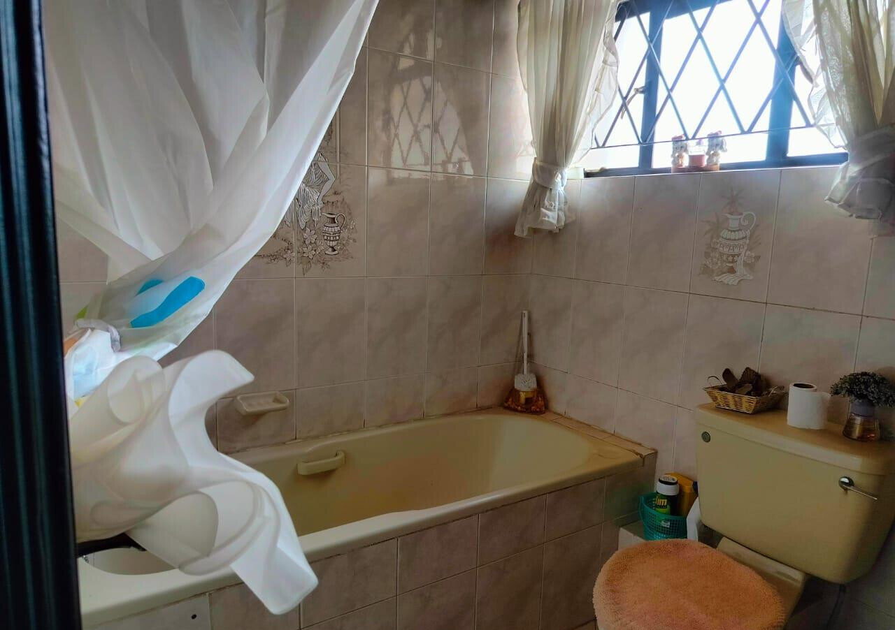 1987 Manji Townhouse with Own Title Deed - Parklands