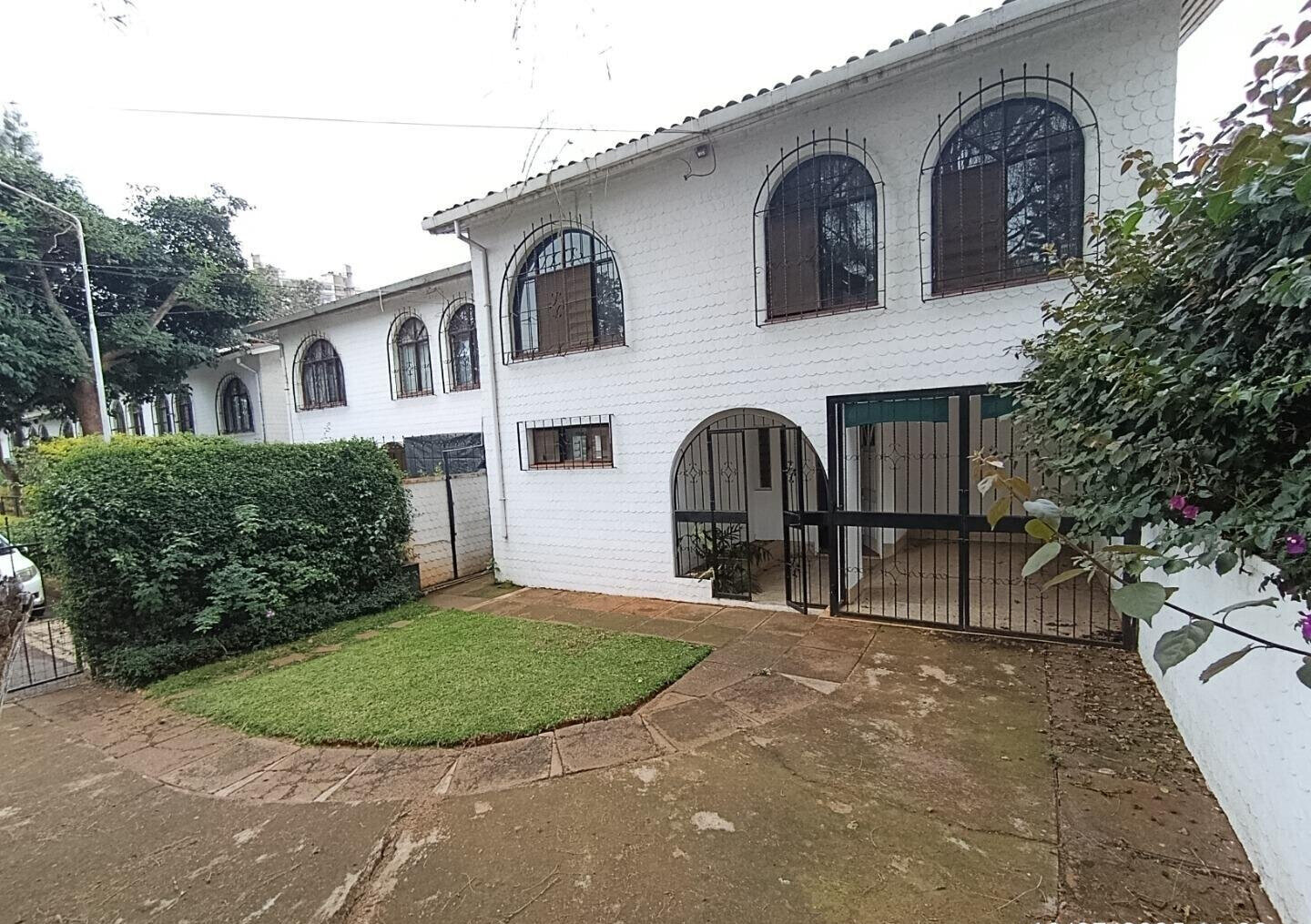 Spacious 4BR Townhouse with Garden & DSQ - Kileleshwa