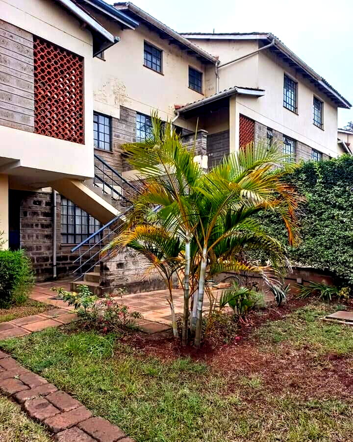 4BR Townhouse with DSQ & Sunken Lounge - Waterfront Gardens Loresho