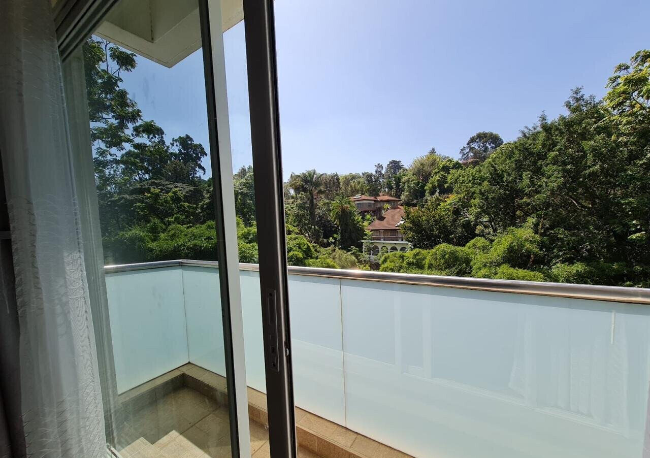 4BR All-Ensuite with Home Office & Pool - Spring Valley