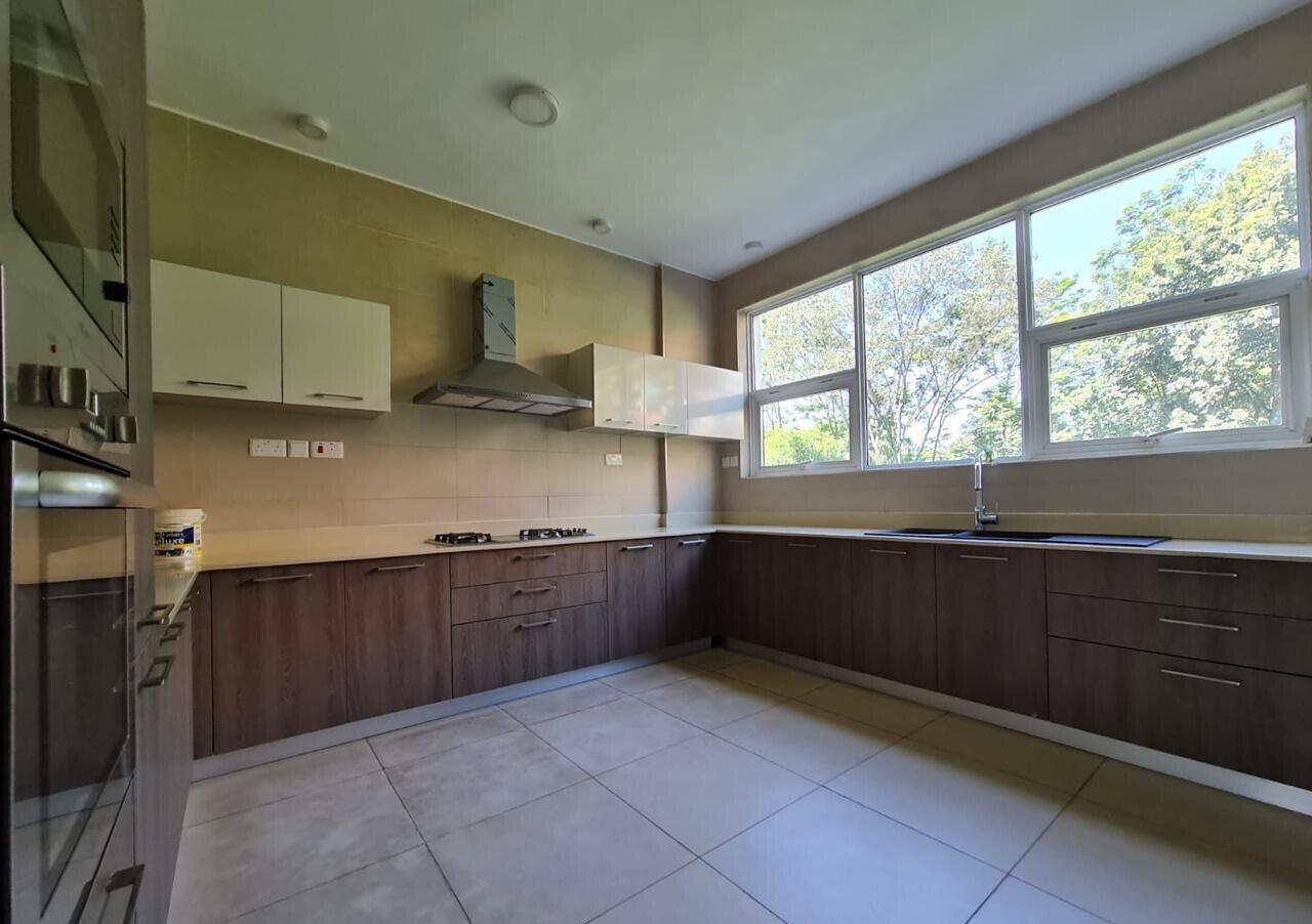 4BR All-Ensuite with Home Office & Pool - Spring Valley
