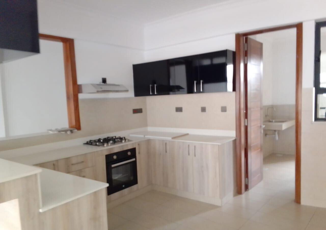 2BR All-Ensuite Apartment with Gym & Backup Power - Kilimani