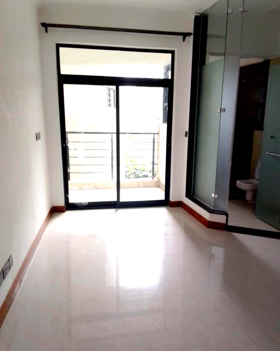 2BR All-Ensuite Apartment with Gym & Backup Power - Kilimani