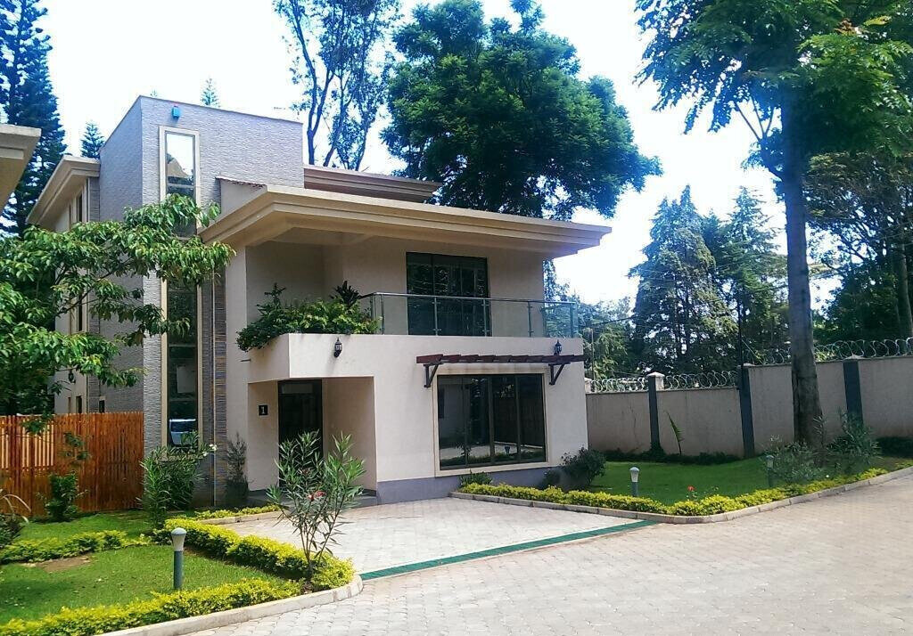 5-Ensuite Townhouse with Fireplace & Jacuzzi - Lavington Gated Compound