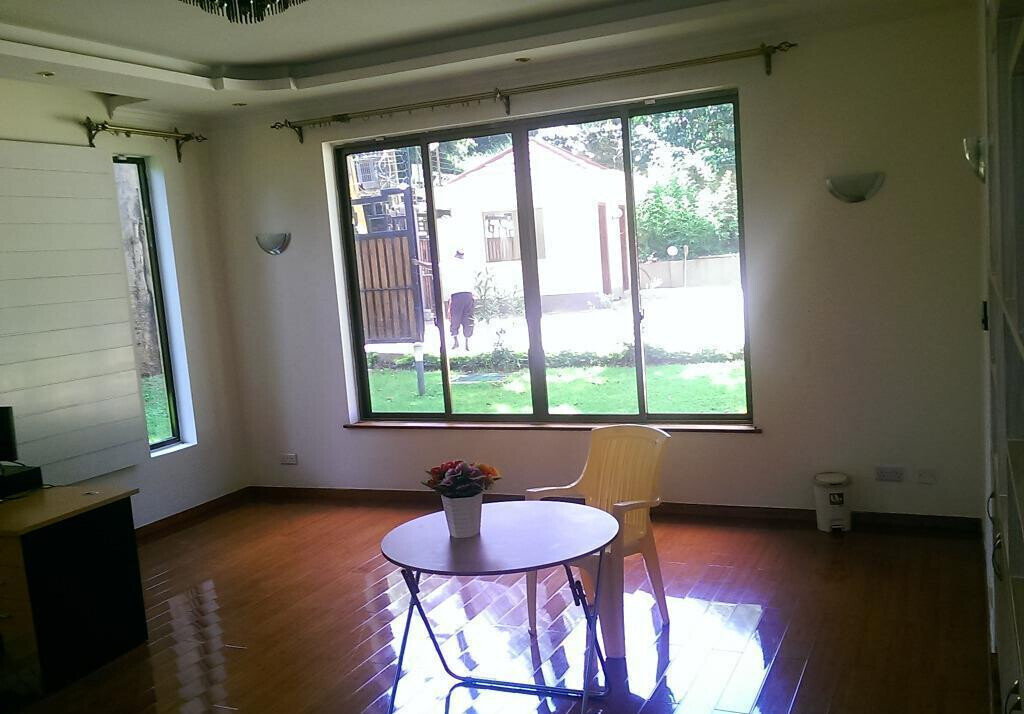 5-Ensuite Townhouse with Fireplace & Jacuzzi - Lavington Gated Compound