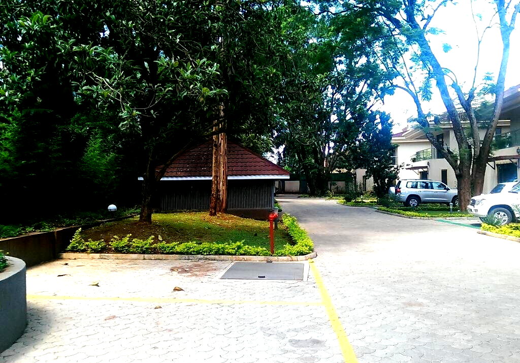 5-Ensuite Townhouse with Fireplace & Jacuzzi - Lavington Gated Compound