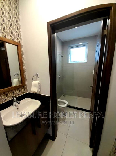 2bdrm Apartment in Gateway Mall Area for sale - Image 10