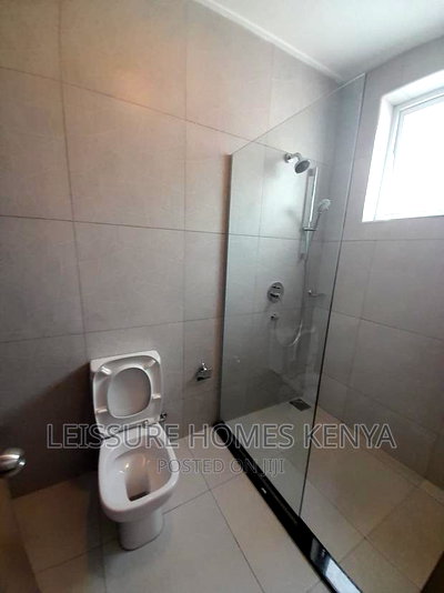 2bdrm Apartment in Gateway Mall Area for sale - Image 14