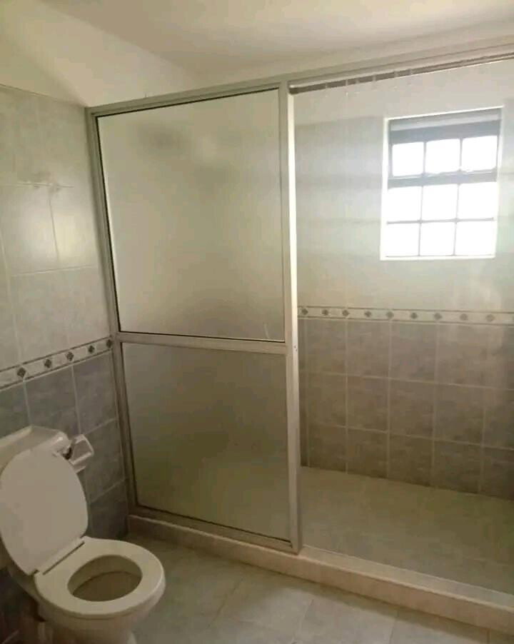 4-Ensuite Townhouse with Solar & Pool - Off Brookside Drive