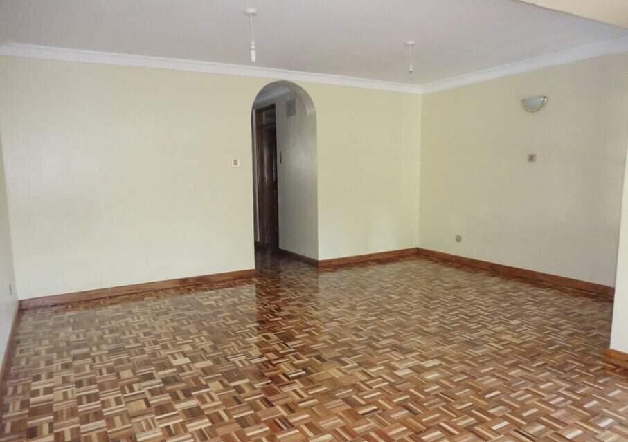 4-Bed Maisonette with DSQ & Wooden Floors - Lavington