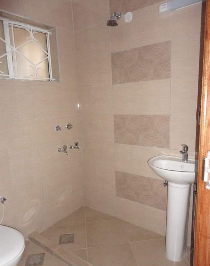 4-Bed Maisonette with DSQ & Wooden Floors - Lavington