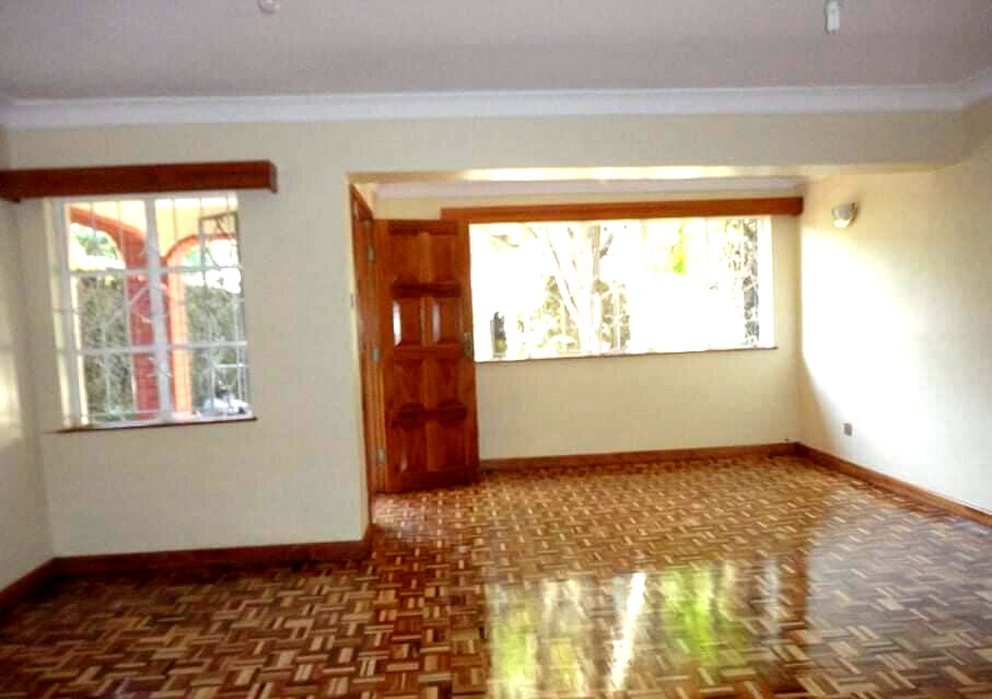 4-Bed Maisonette with DSQ & Wooden Floors - Lavington
