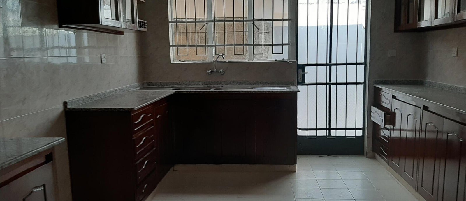 4-Ensuite Townhouse with DSQ & Wooden Floors - Westlands