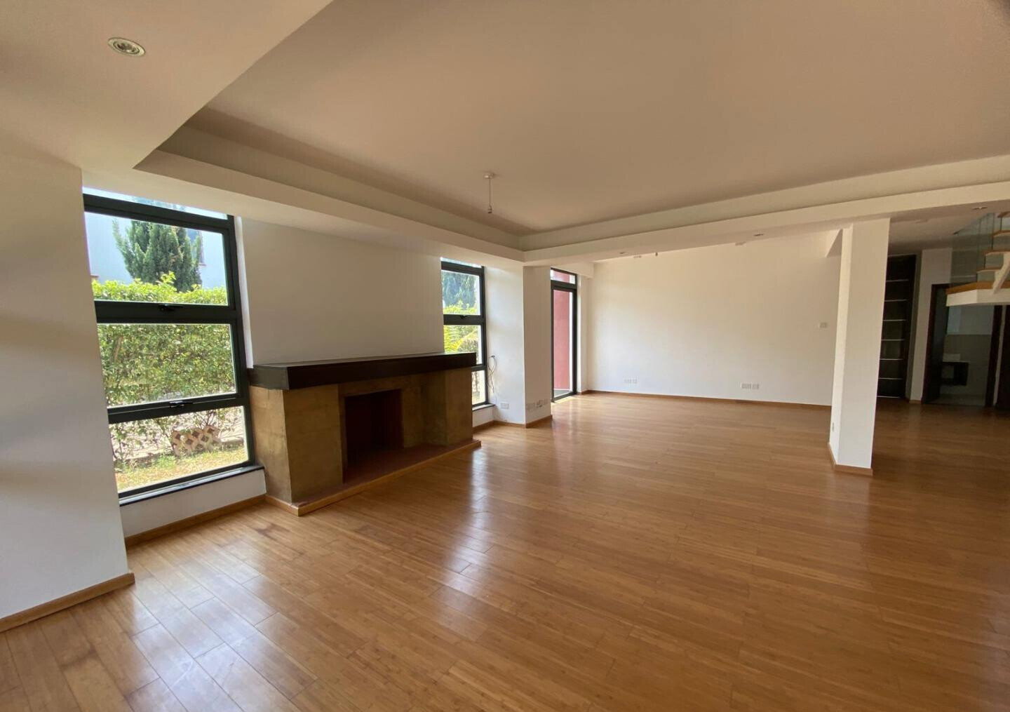 4BR Townhouse with DSQ on Quarter-Acre – Garden Estate
