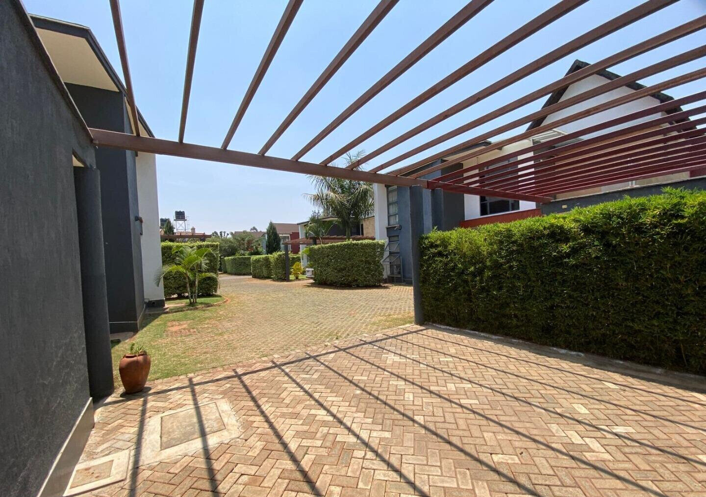 4BR Townhouse with DSQ on Quarter-Acre – Garden Estate