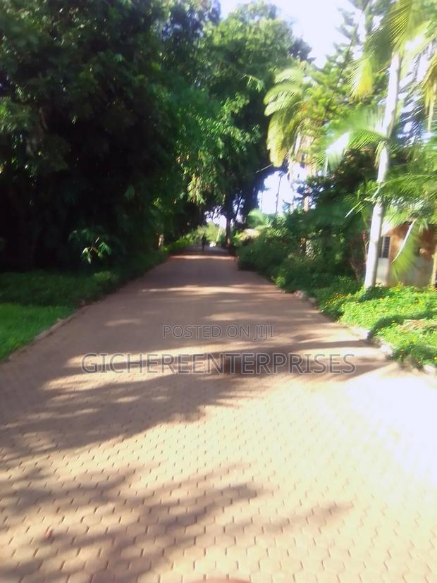 Garden Estate 3/Bedroomed House on 1/2acre 55m