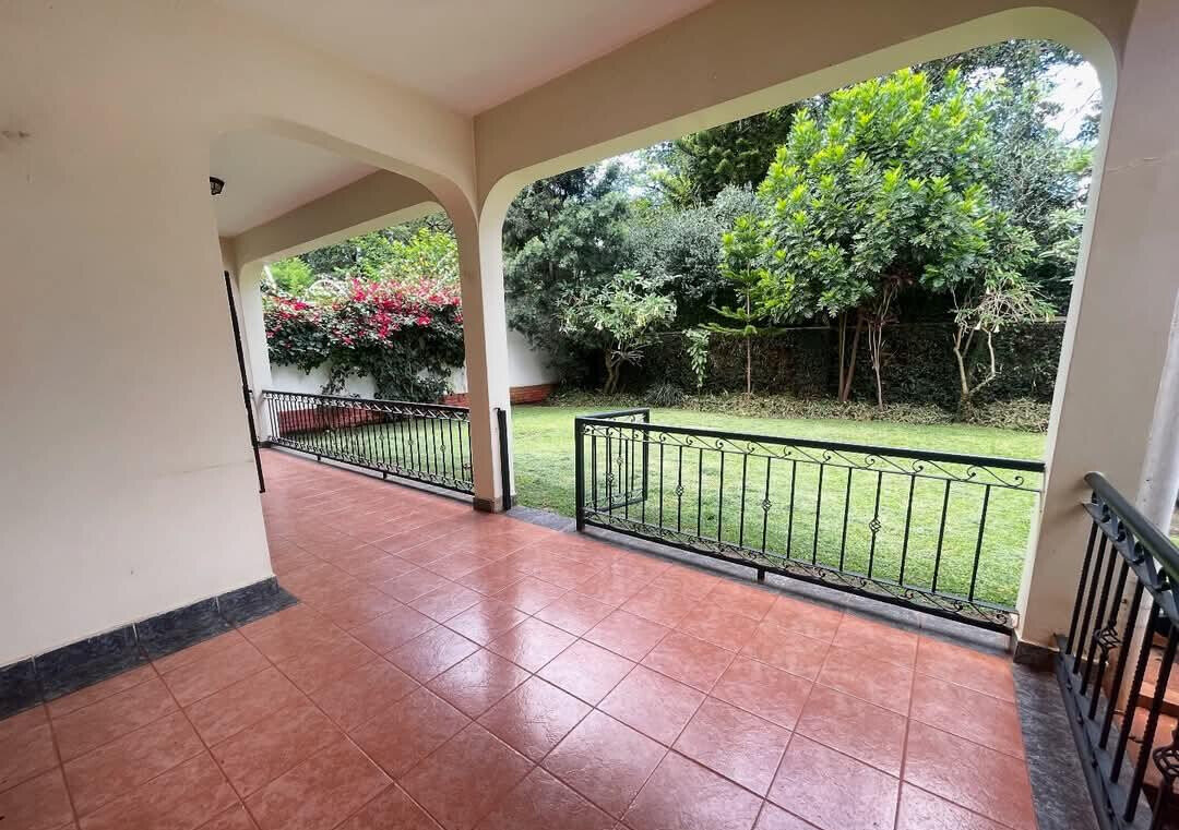 5-Ensuite Townhouse with Private Garden & DSQ - Lavington Gated