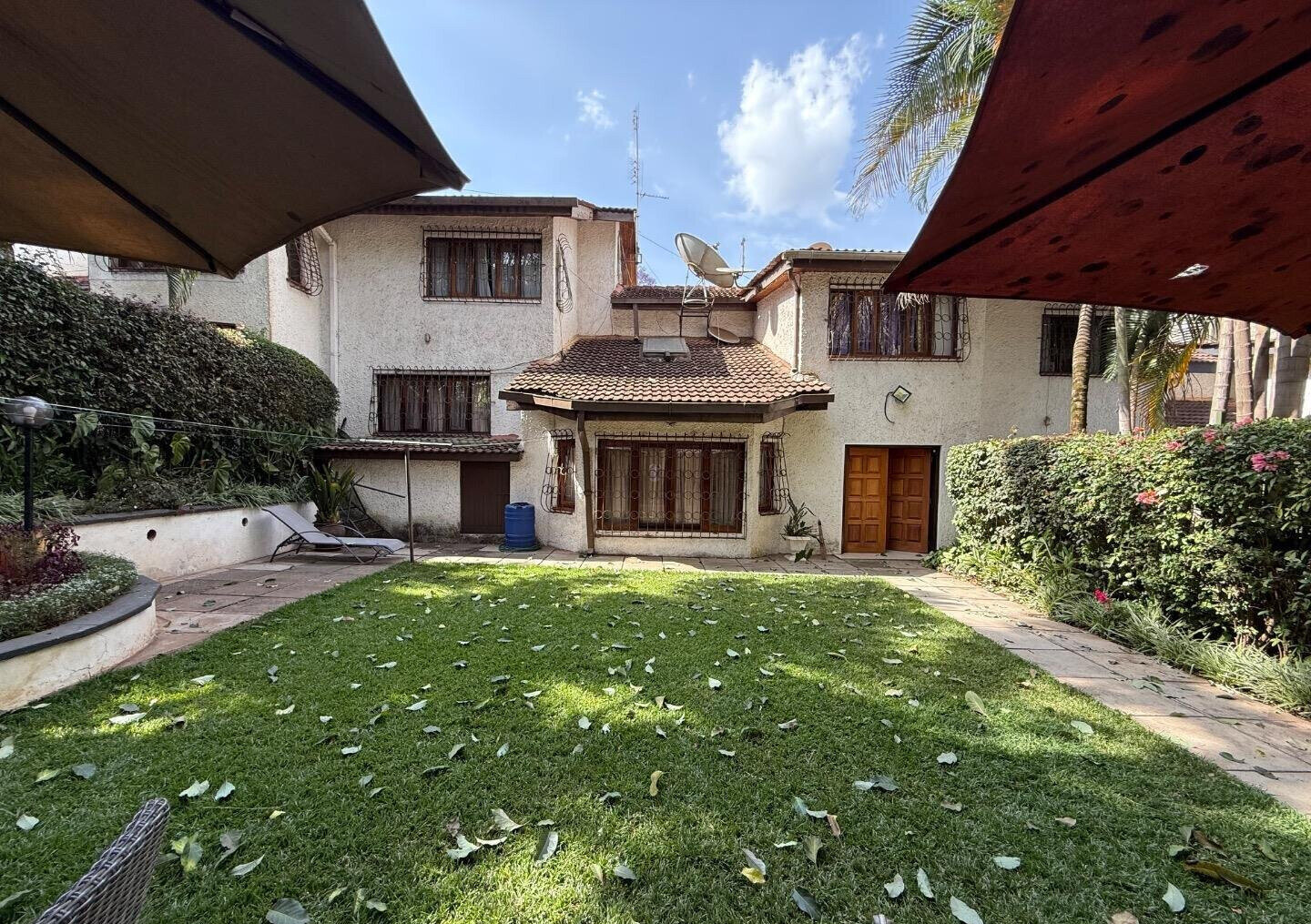 3-Level Townhouse with Sunken Lounge & Study - Kilimani