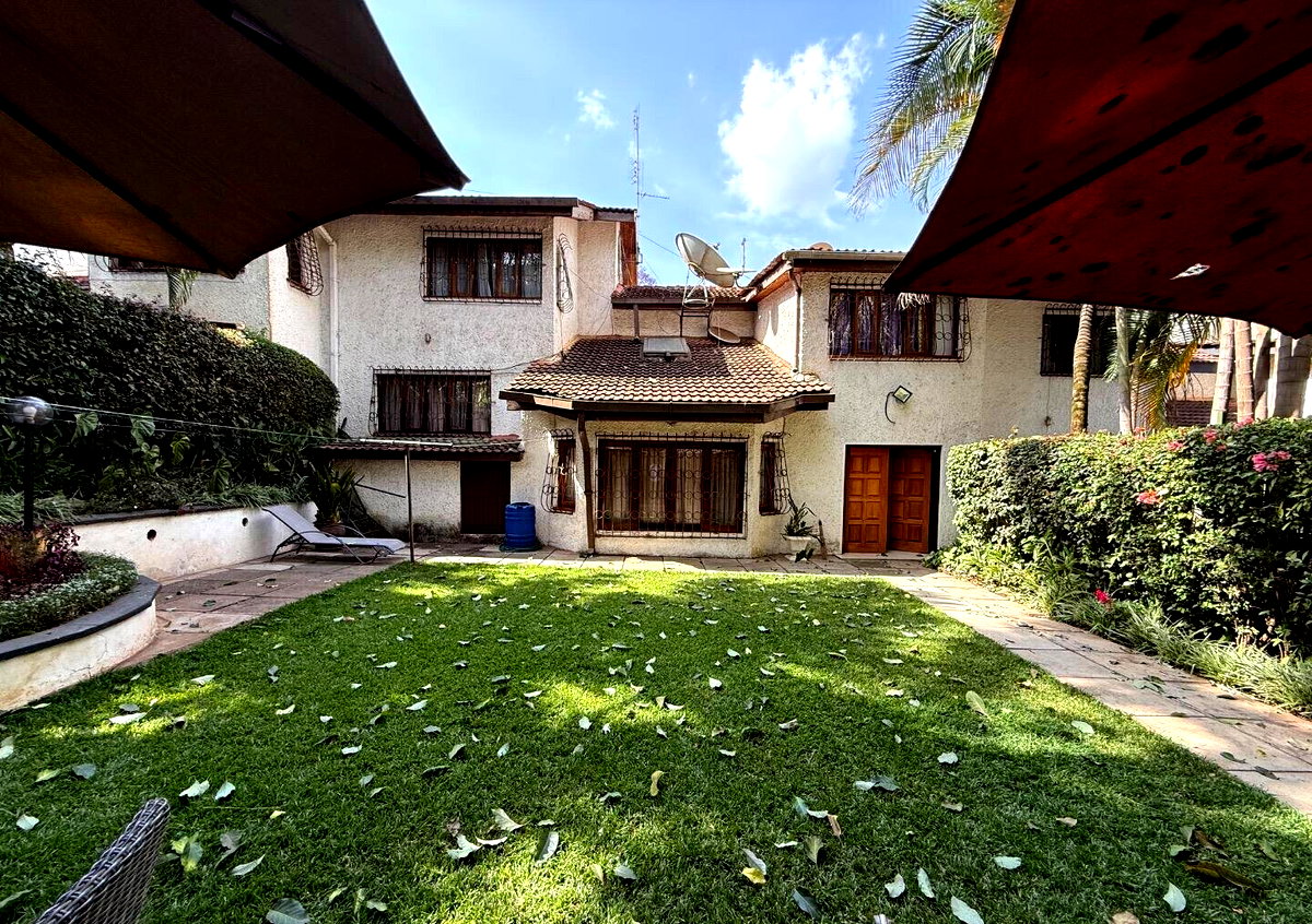 3-Level Townhouse with Sunken Lounge & Study - Kilimani