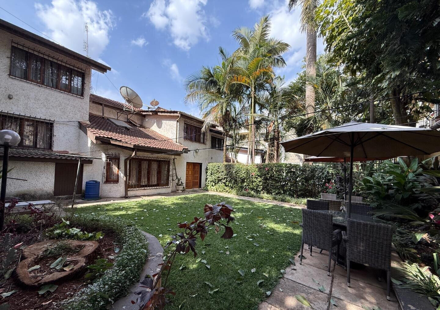 3-Level Townhouse with Sunken Lounge & Study - Kilimani