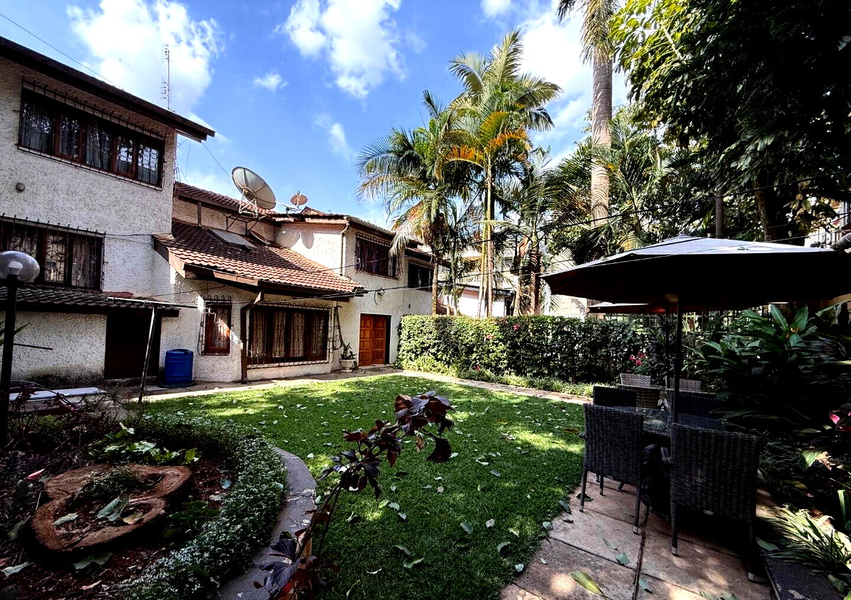3-Level Townhouse with Sunken Lounge & Study - Kilimani