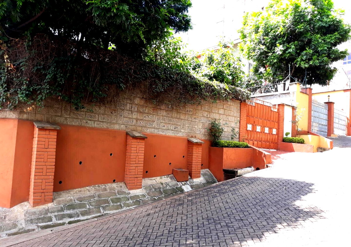 4-Ensuite Townhouse with Mature Garden & DSQ - Lavington