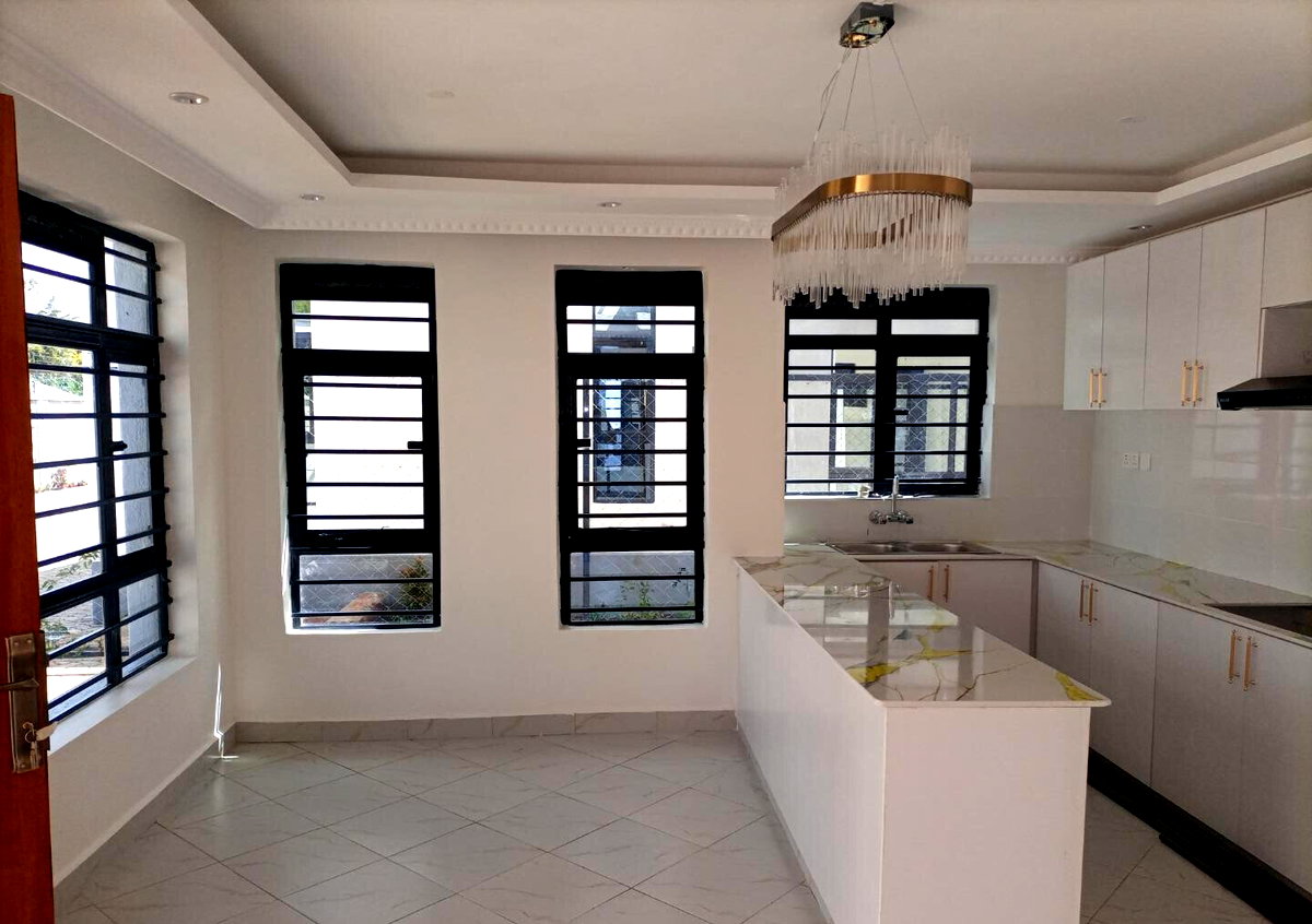 4BR All-Ensuite Townhouse with DSQ - Ready to Move In, Kimbo
