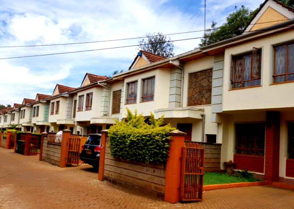 Distress Sale: 3BR All-Ensuite Mansionette with DSQ & Gazebo - Lavington