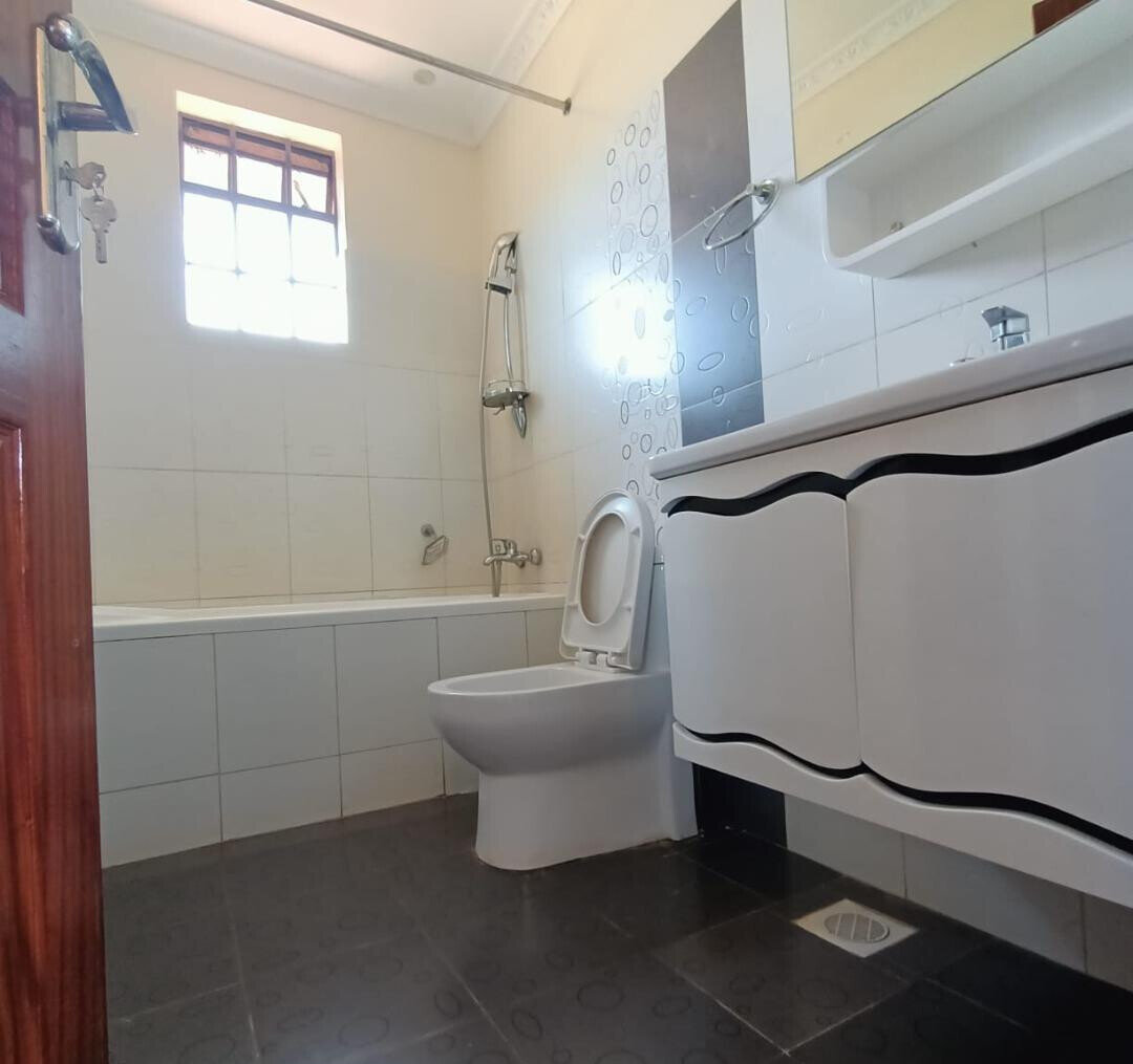 4BR Townhouse with DSQ & Mature Gardens - Ridgeways