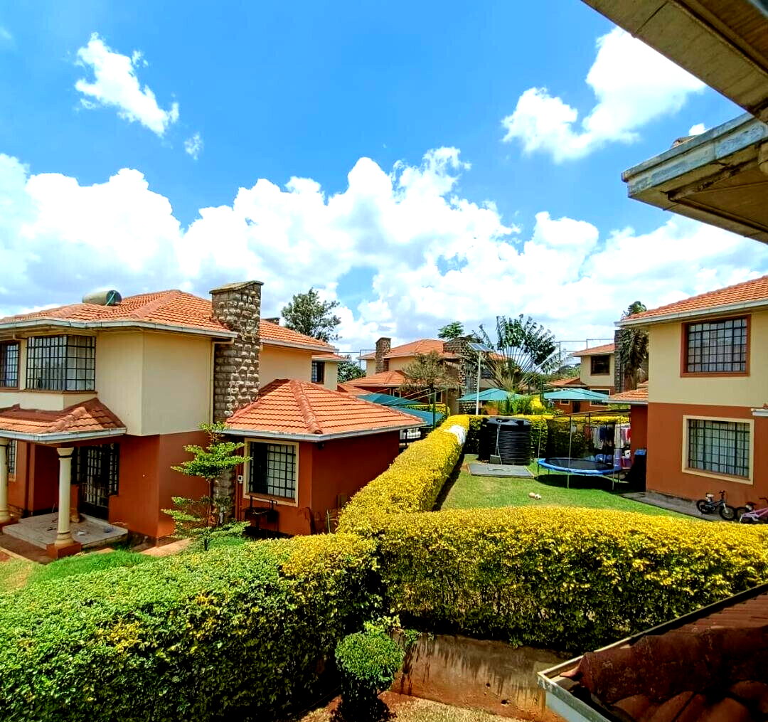4BR Townhouse with DSQ & Mature Gardens - Ridgeways