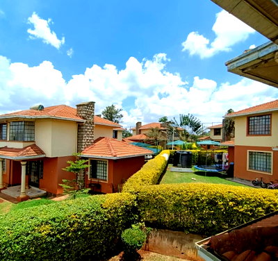 4BR Townhouse with DSQ & Mature Gardens - Ridgeways