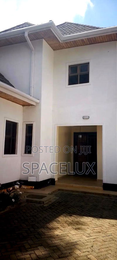 3bdrm Townhouse / Terrace in Karen for rent - Image 2