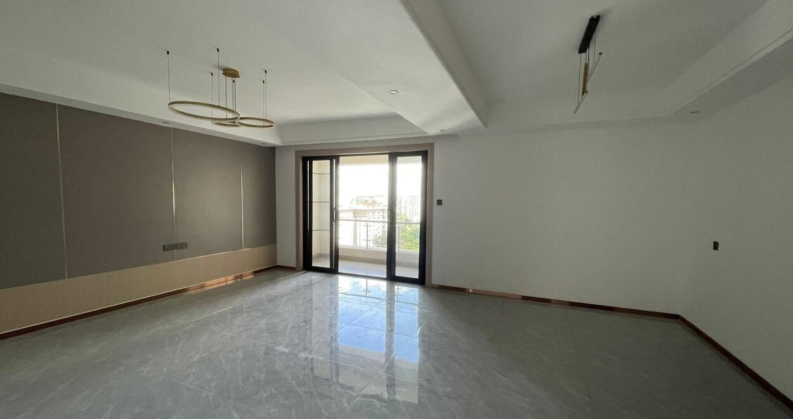 Ground-Floor 2BR with Pool & Gym Access - Riverside Drive