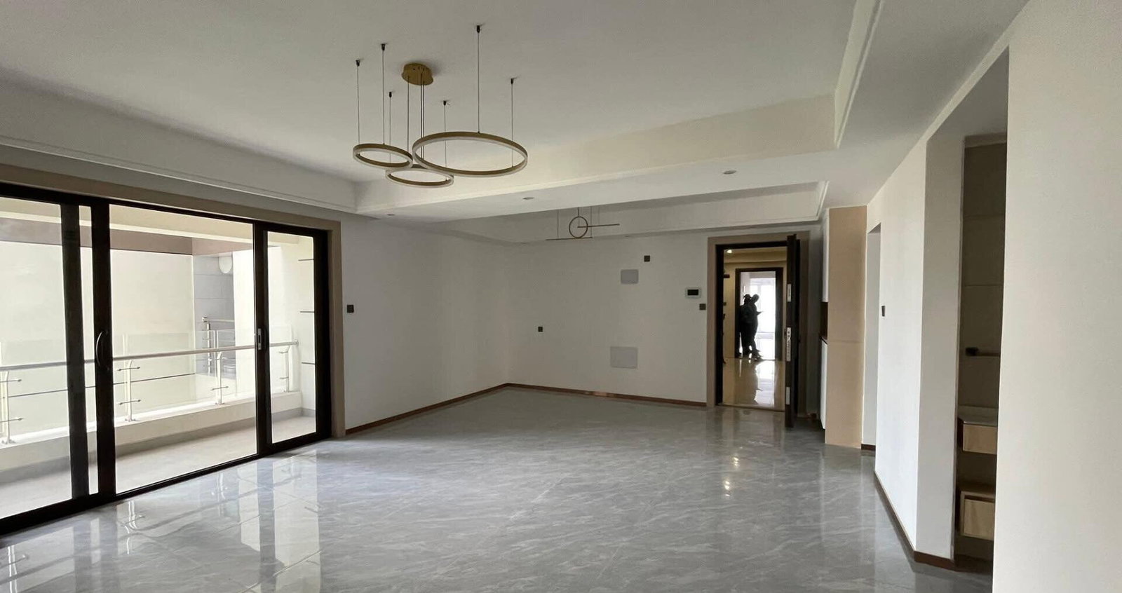 Ground-Floor 2BR with Pool & Gym Access - Riverside Drive
