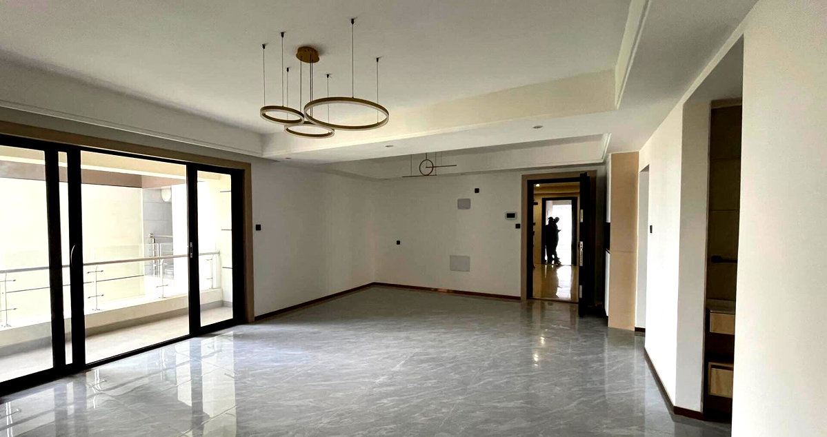 Ground-Floor 2BR with Pool & Gym Access - Riverside Drive