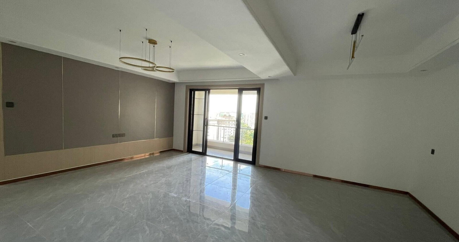Ground-Floor 2BR with Pool & Gym Access - Riverside Drive