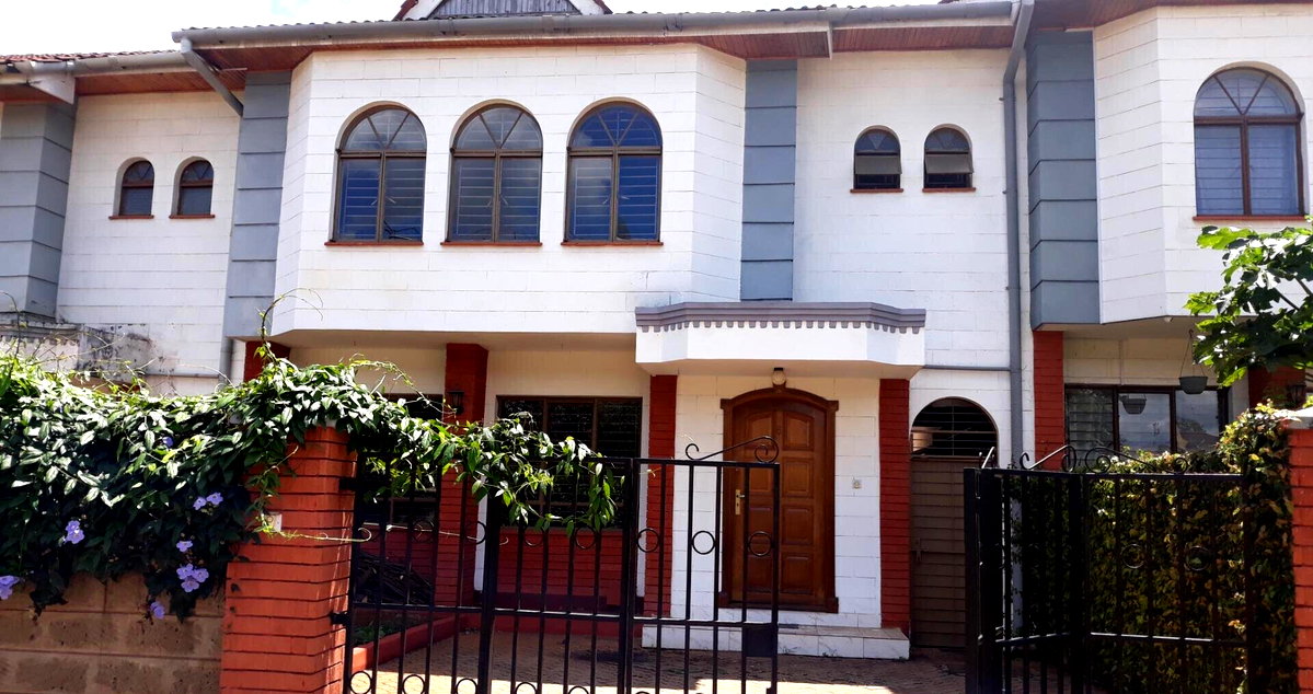 Corner Unit Townhouse with Sunken Living & DSQ - Westlands