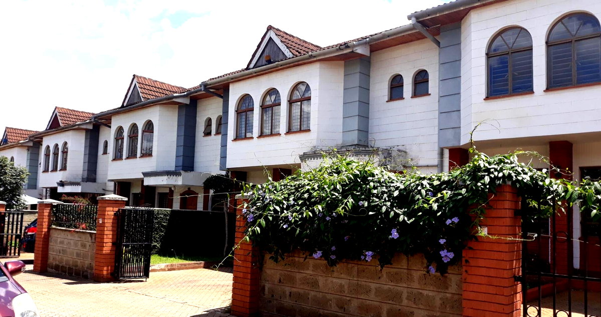 Corner Unit Townhouse with Sunken Living & DSQ - Westlands